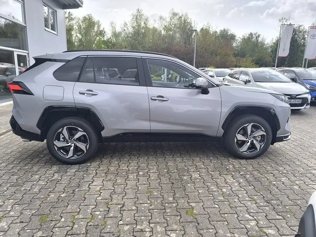 Toyota RAV 4 - Thumbnail 6