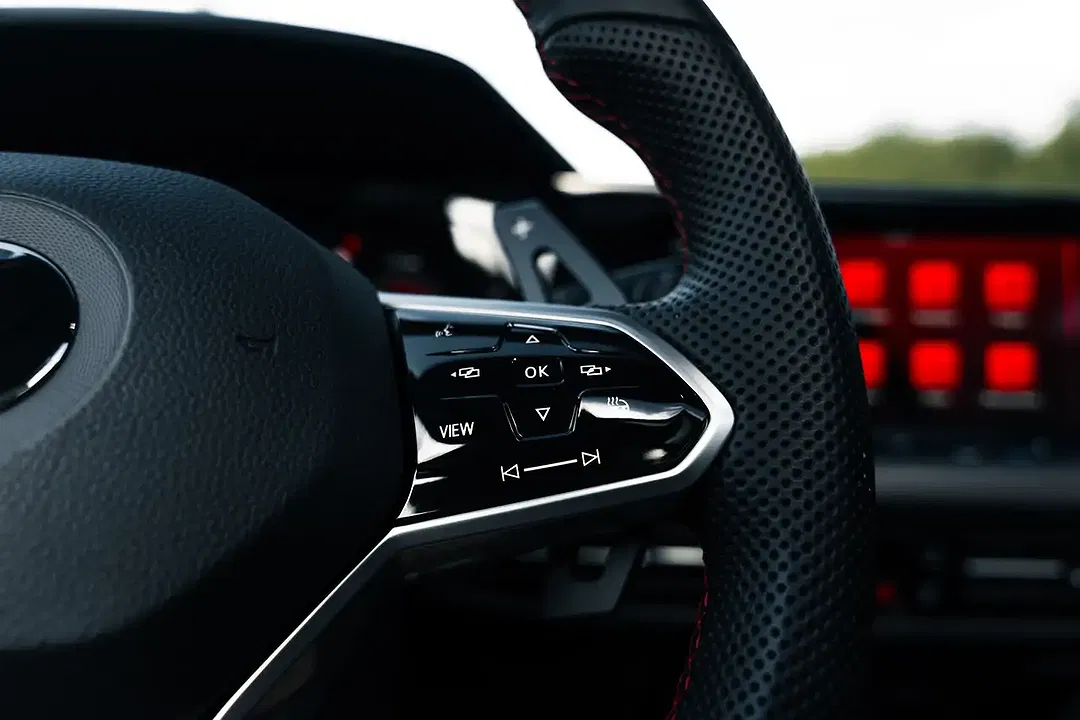 Volkswagen Golf GTI - Thumbnail 18