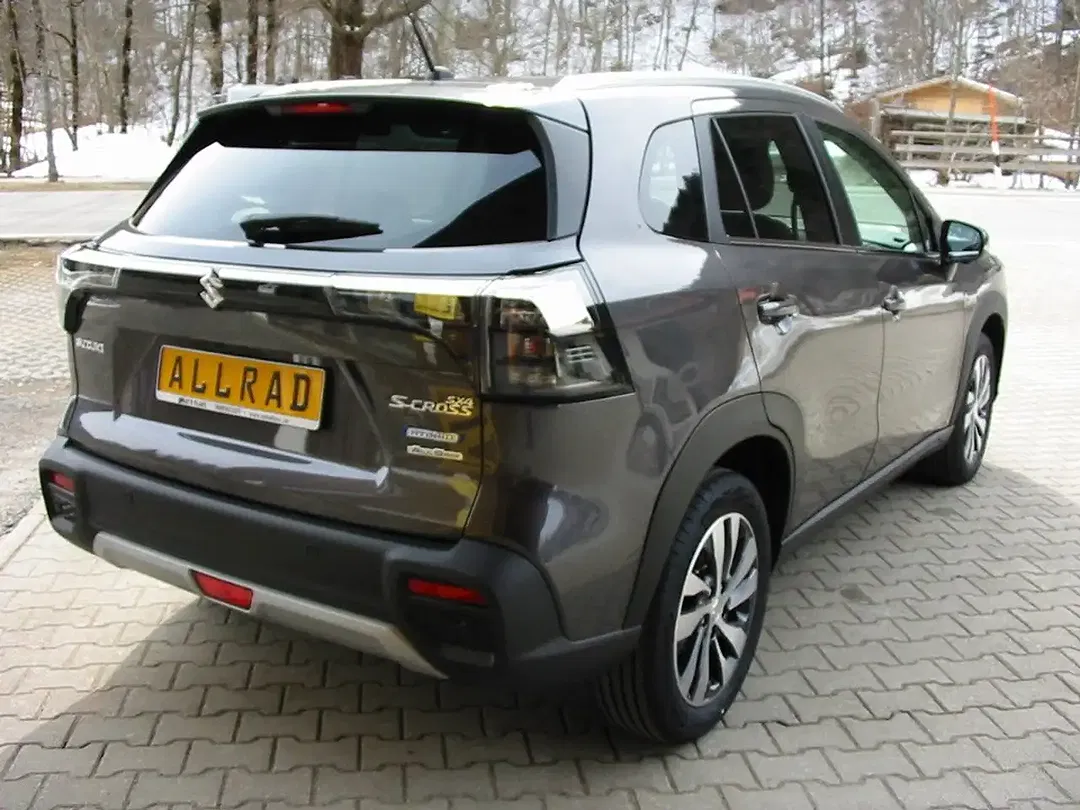 Suzuki SX4 S-Cross - Thumbnail 22