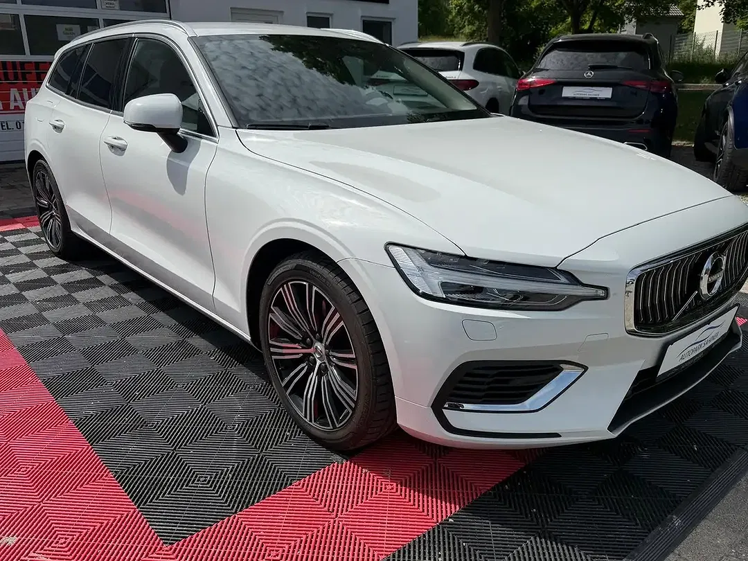 Volvo V60 - Thumbnail 4