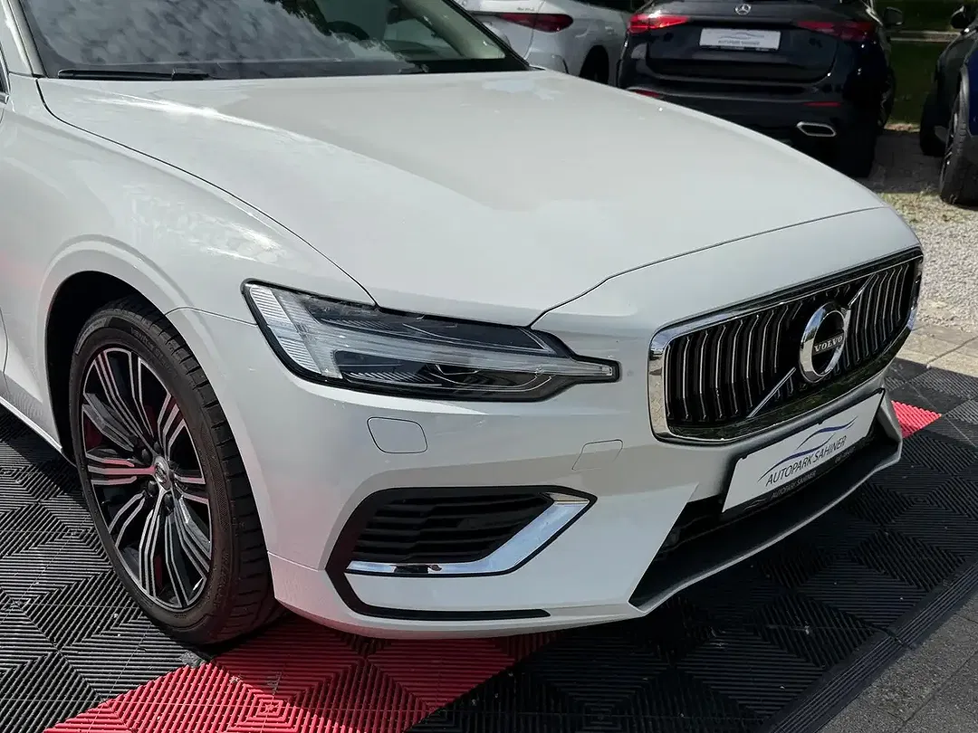 Volvo V60 - Thumbnail 5