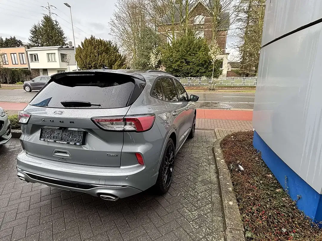 Ford Kuga - Thumbnail 2
