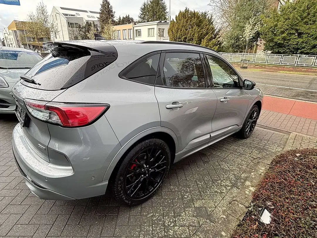 Ford Kuga - Thumbnail 3
