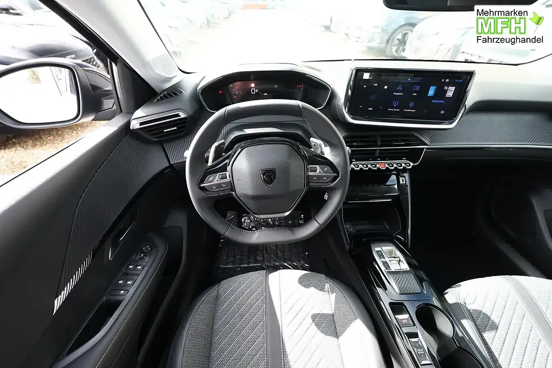 Peugeot 208 - Thumbnail 6