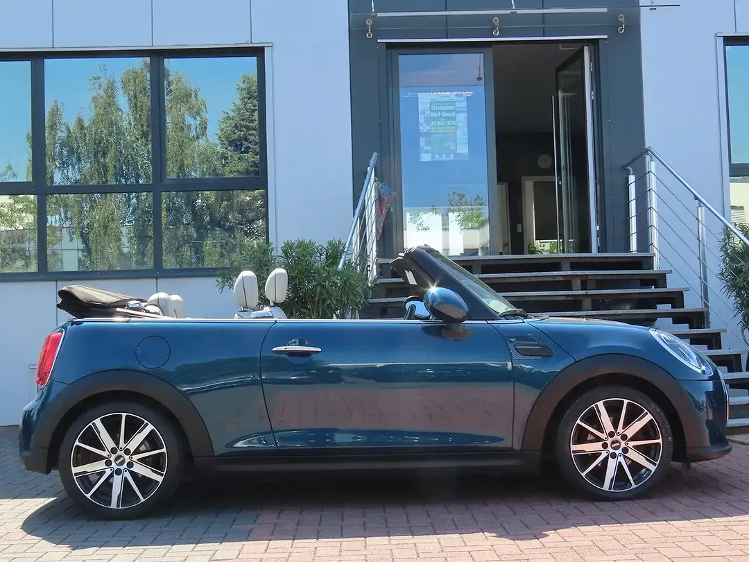 MINI Cooper Cabrio - Thumbnail 11