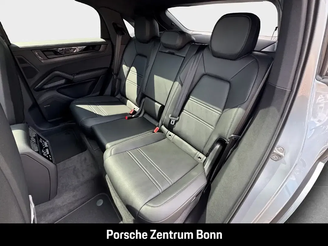 Porsche Cayenne - Thumbnail 13