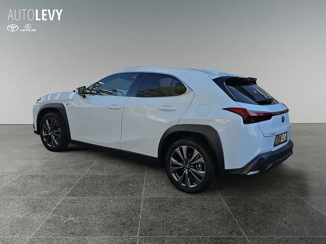 Lexus UX 300h - Thumbnail 3