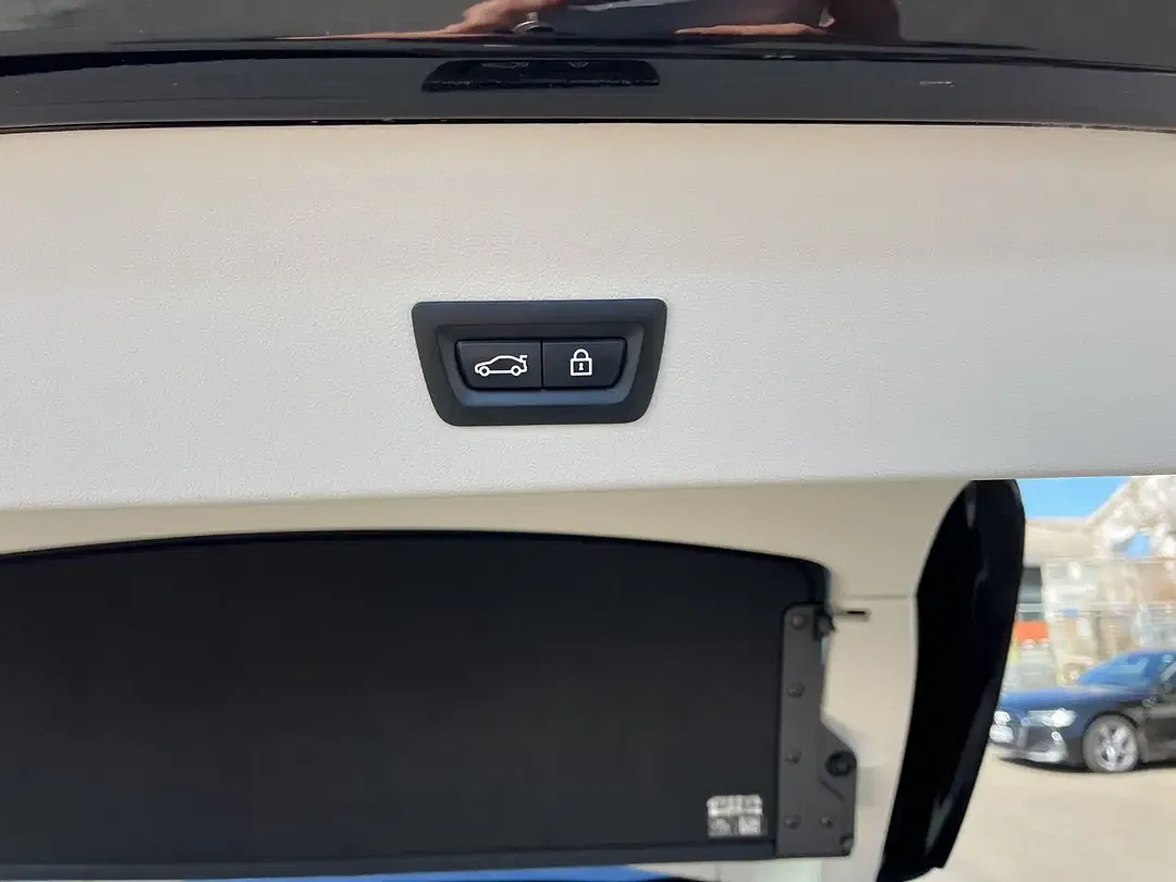 BMW X4 - Thumbnail 6