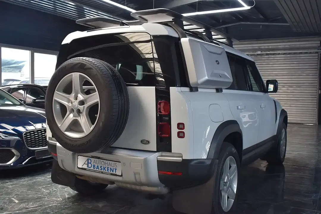 Land Rover Defender - Thumbnail 8