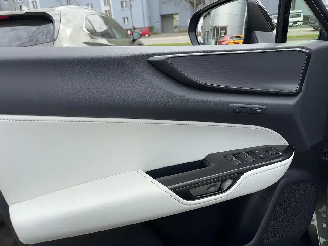 Lexus NX 450h+ - Thumbnail 14