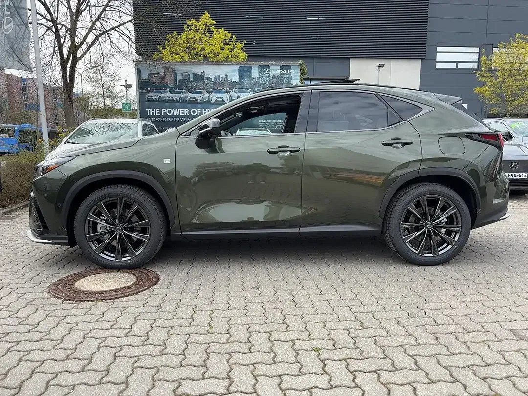 Lexus NX 450h+ - Thumbnail 2