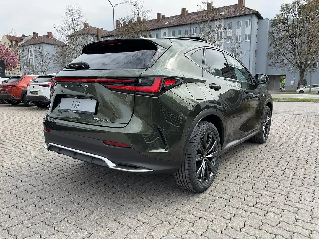 Lexus NX 450h+ - Thumbnail 4