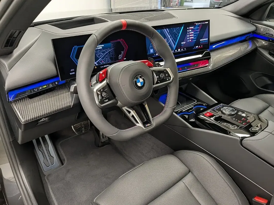 BMW M5 - Thumbnail 10