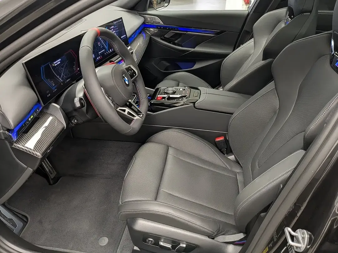 BMW M5 - Thumbnail 11