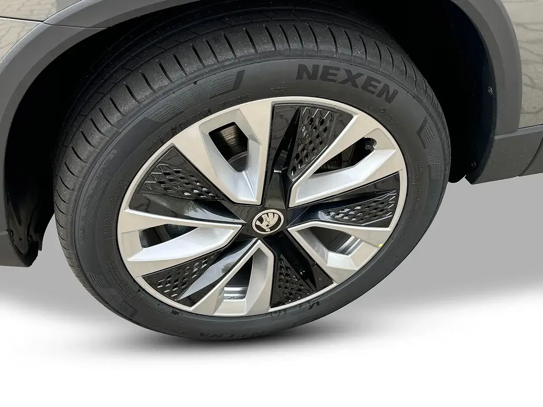 Skoda Karoq - Thumbnail 8