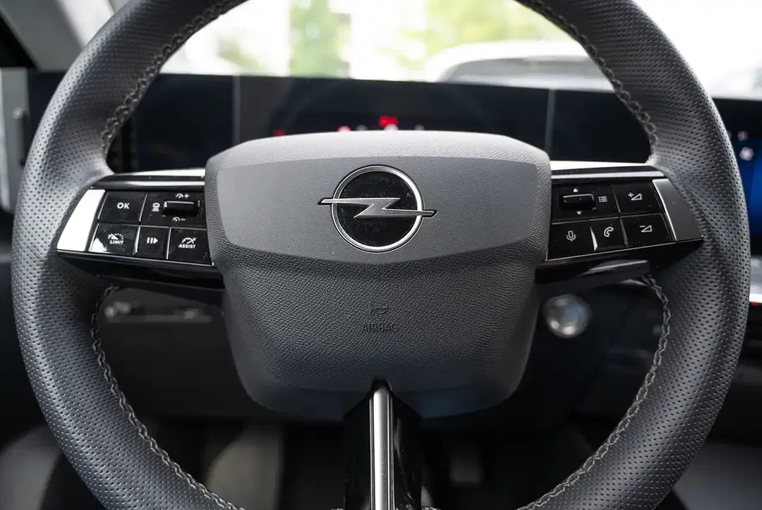 Opel Astra - Thumbnail 11