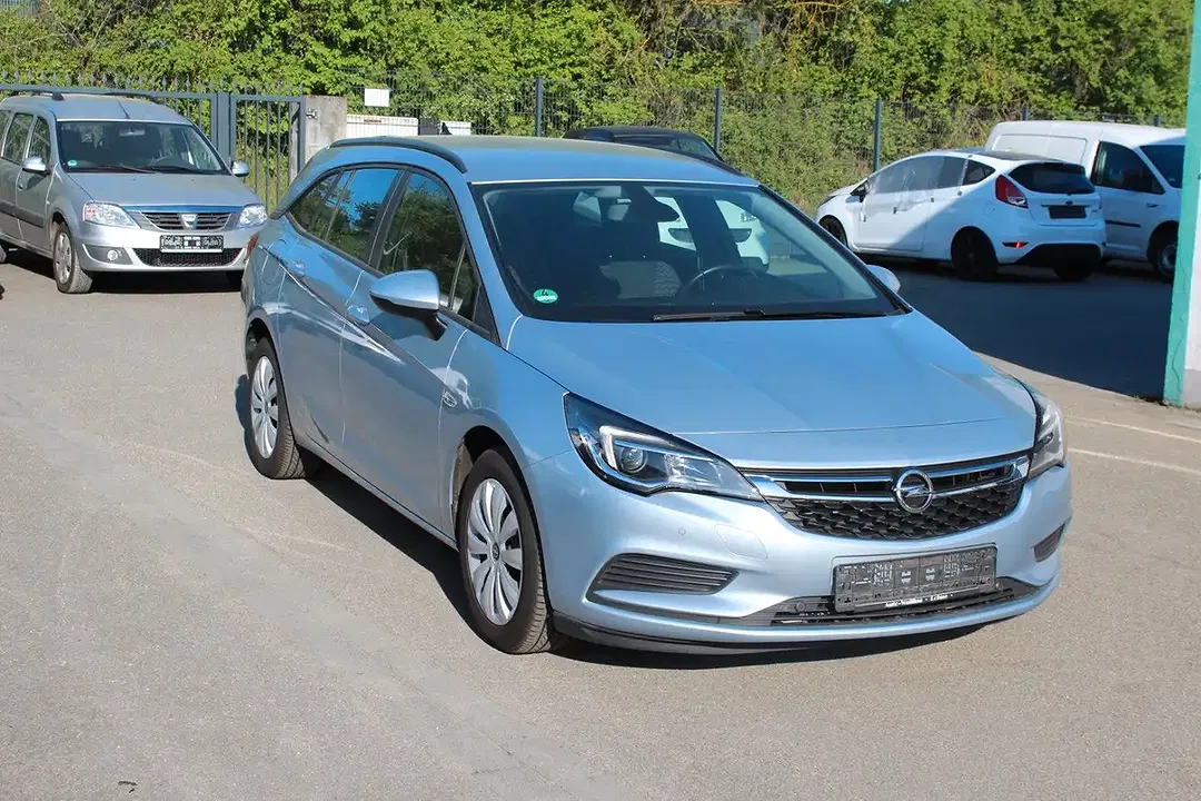 Opel Astra - Thumbnail 3
