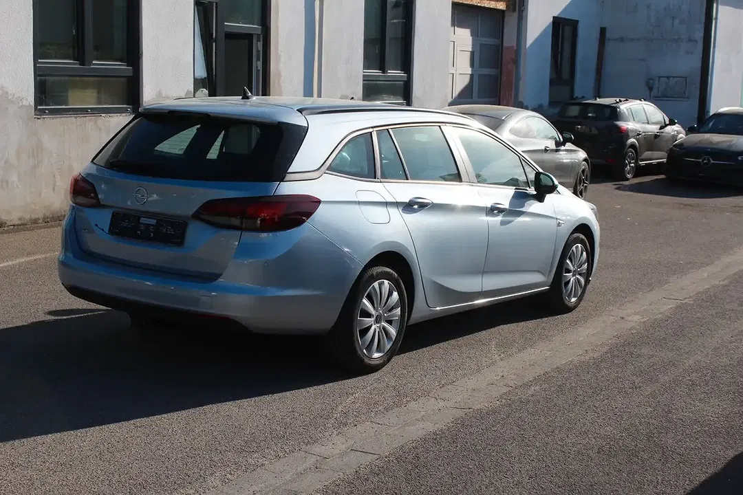 Opel Astra - Thumbnail 4