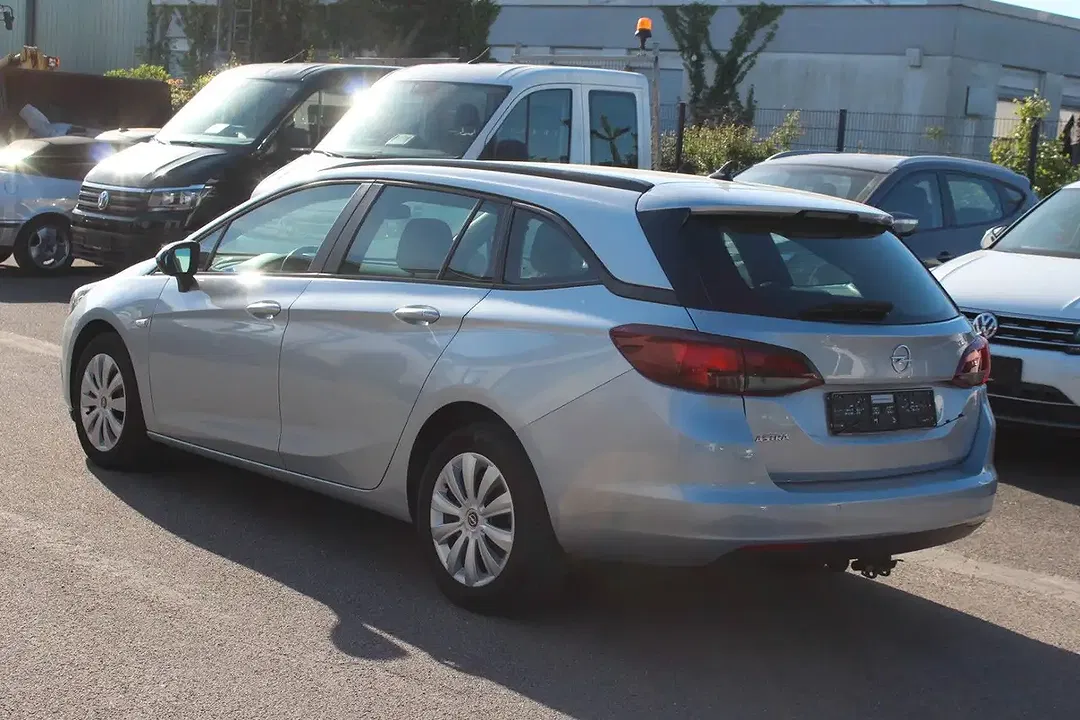 Opel Astra - Thumbnail 6