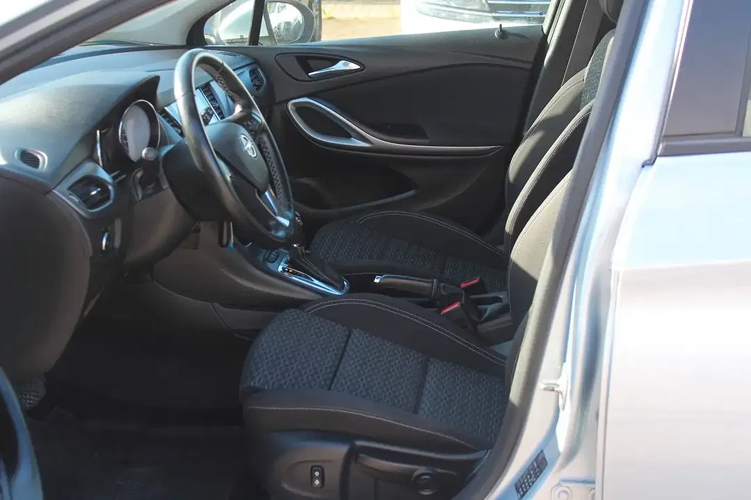 Opel Astra - Thumbnail 8