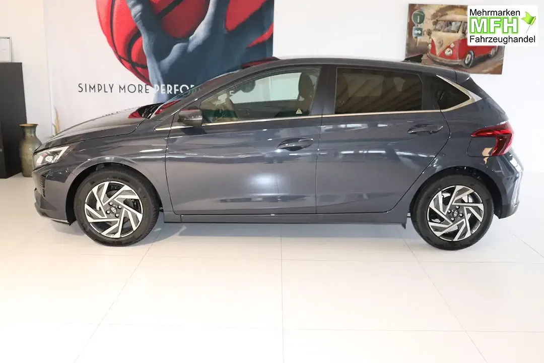 Hyundai i20 - Thumbnail 3