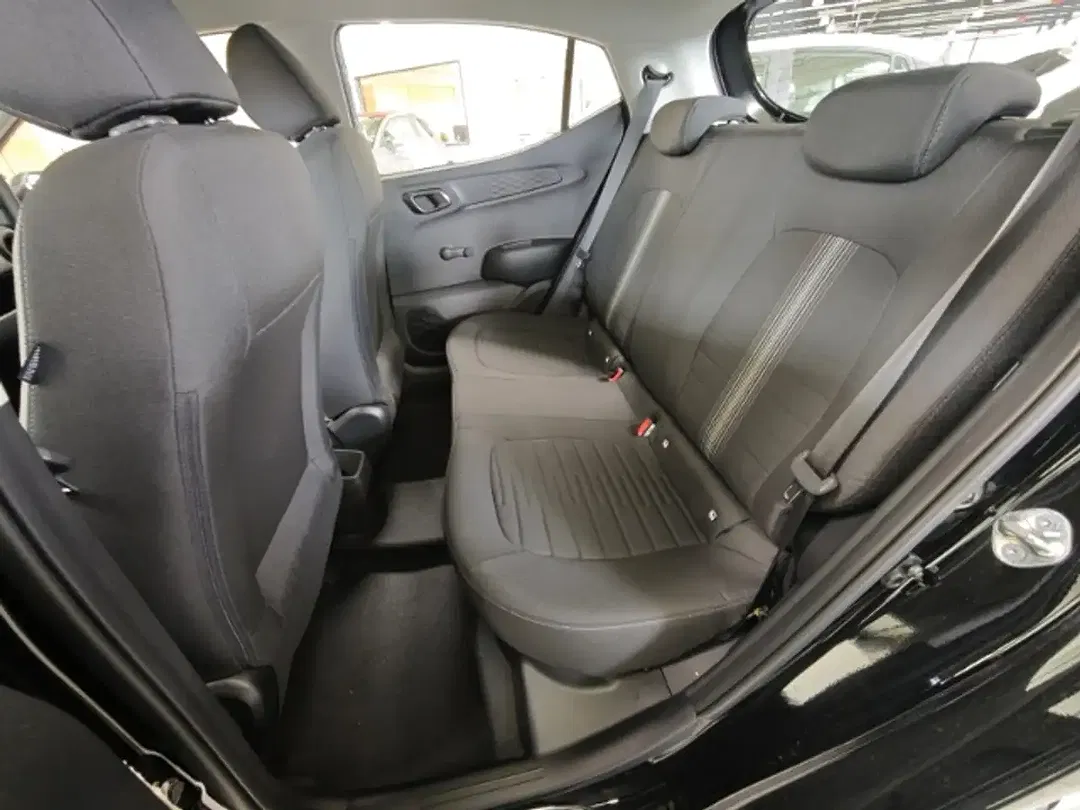 Hyundai i10 - Thumbnail 13