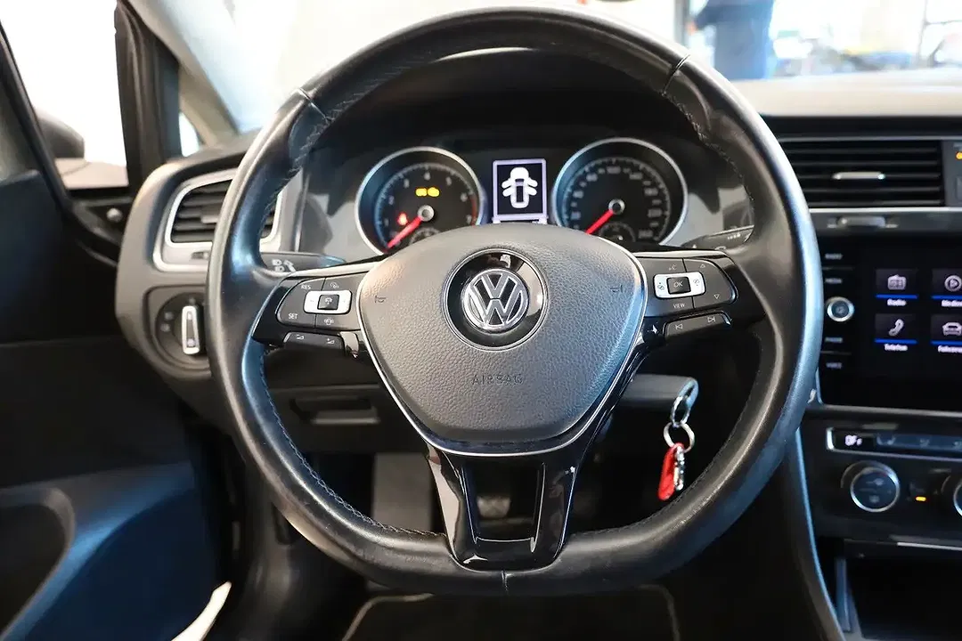 Volkswagen Golf - Thumbnail 10