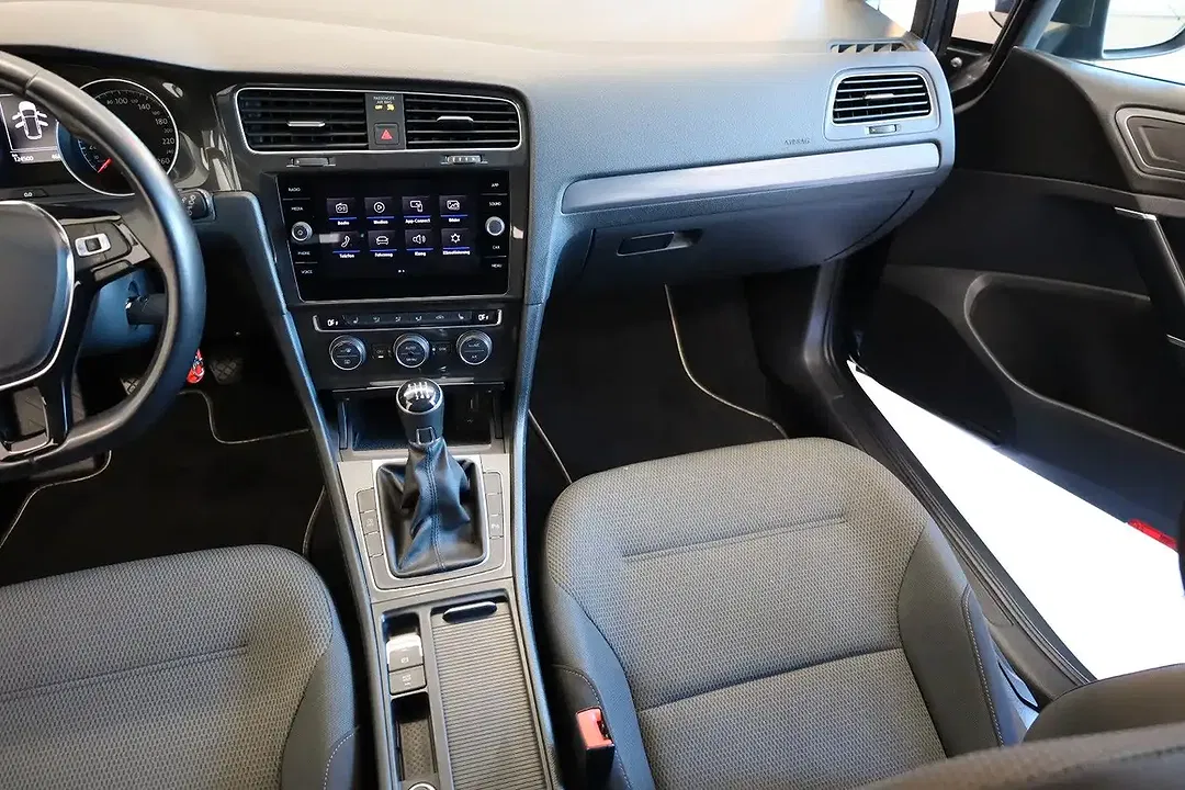 Volkswagen Golf - Thumbnail 14