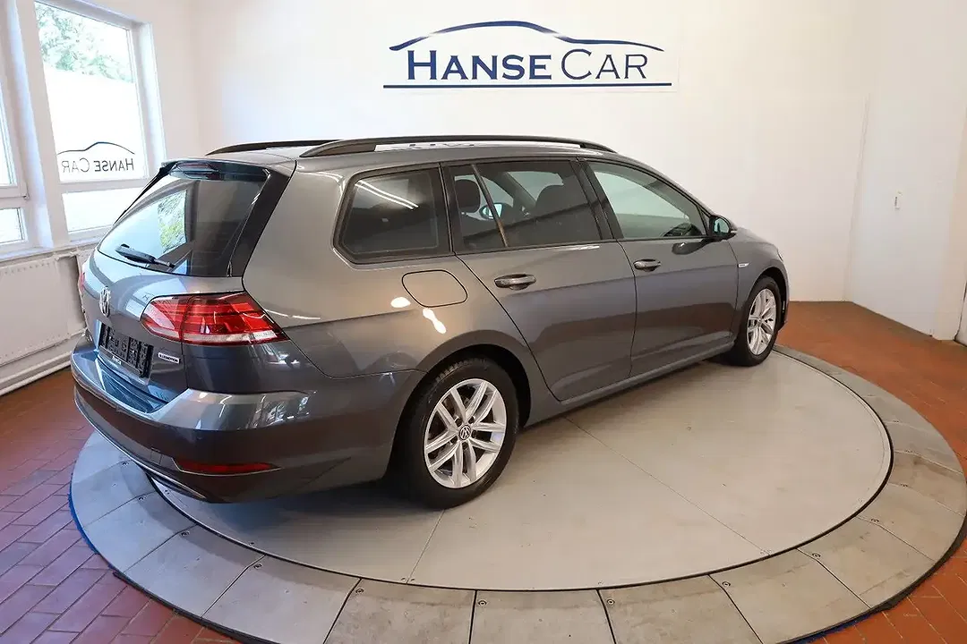 Volkswagen Golf - Thumbnail 3