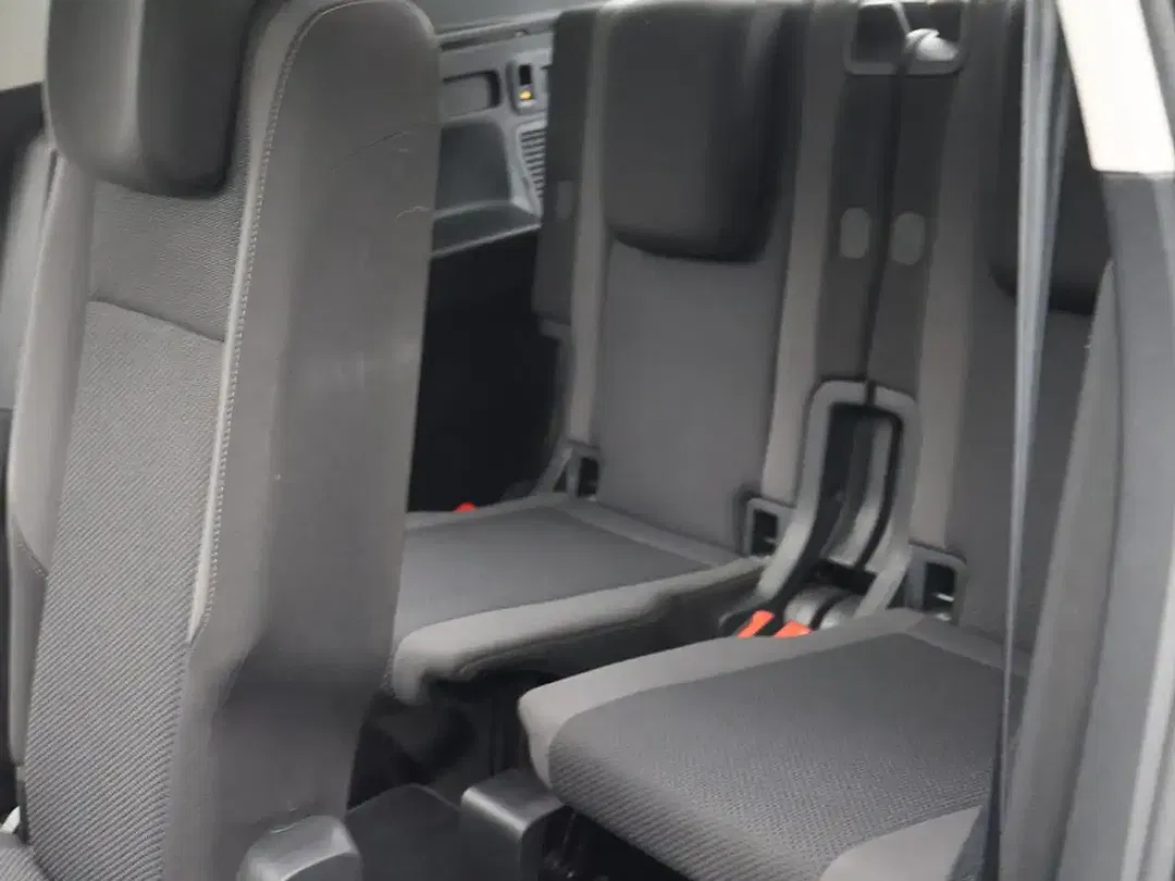 Volkswagen Touran - Thumbnail 12