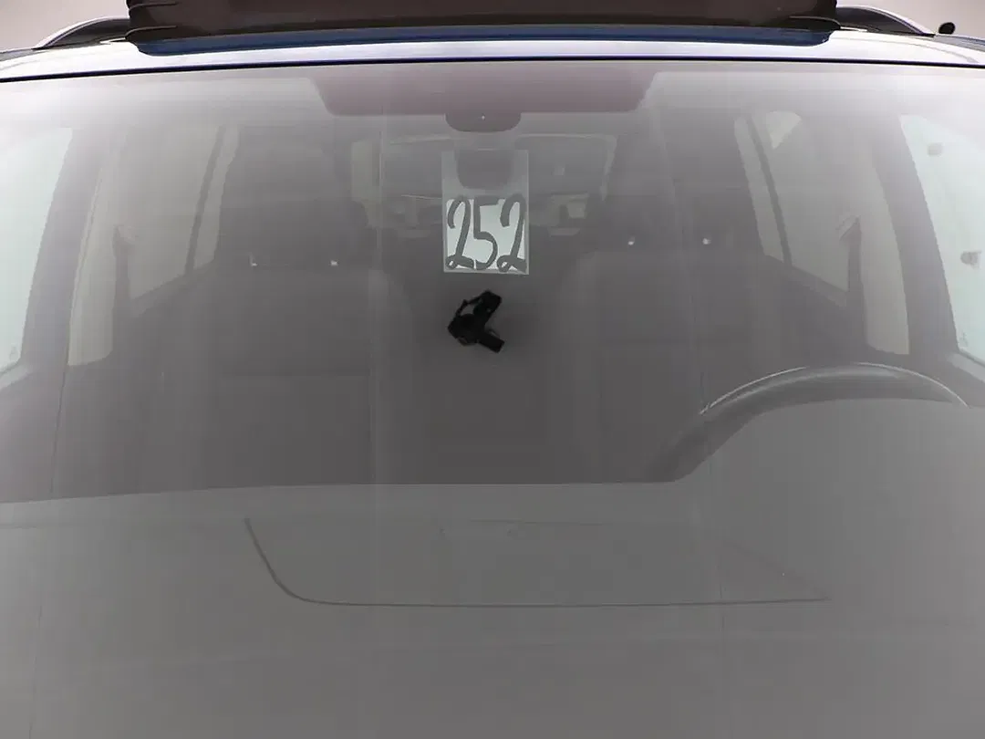 Volkswagen Touran - Thumbnail 8