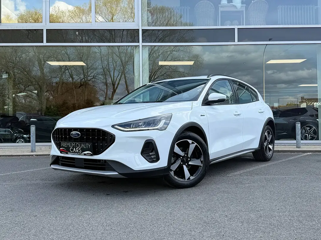 Ford Focus - Thumbnail 1