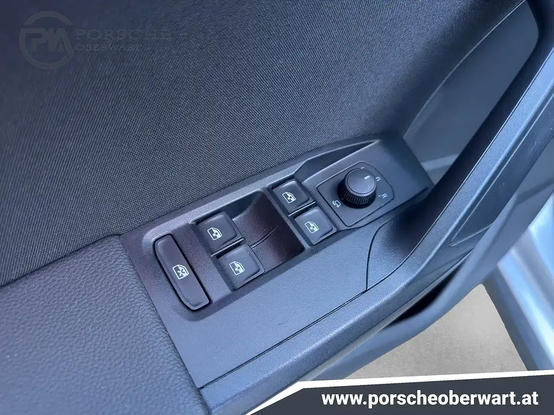 SEAT Arona - Thumbnail 10