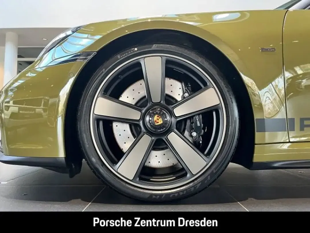 Porsche 992 - Thumbnail 11
