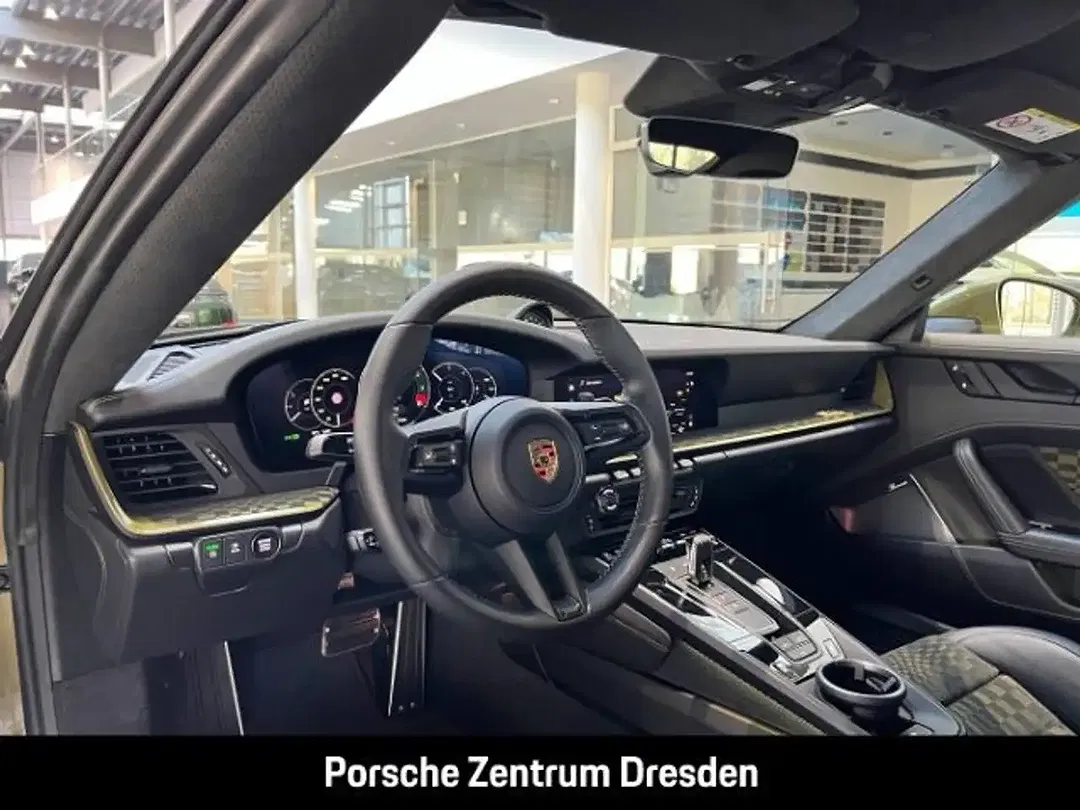Porsche 992 - Thumbnail 4