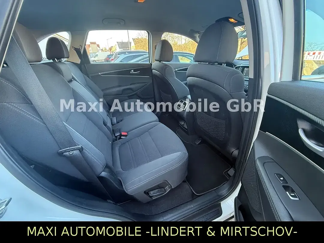 Kia Sorento - Thumbnail 10