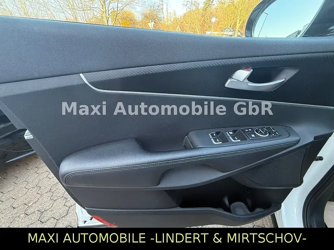 Kia Sorento - Thumbnail 8