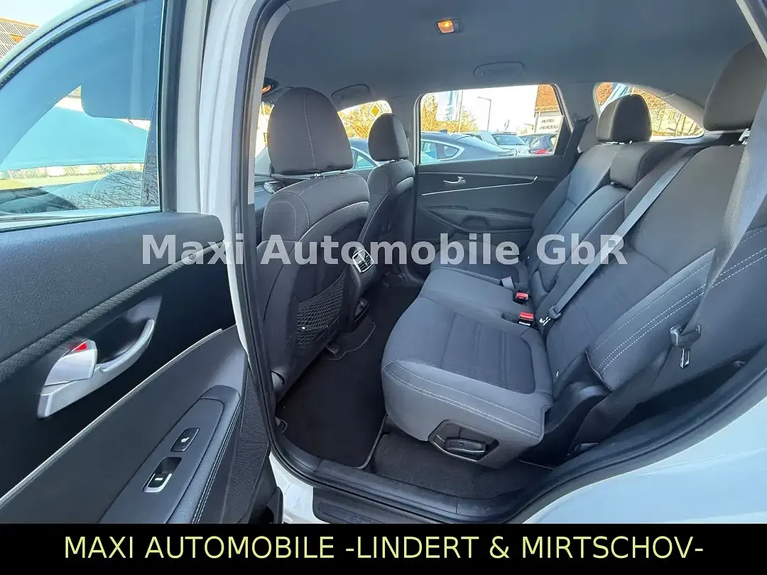 Kia Sorento - Thumbnail 9