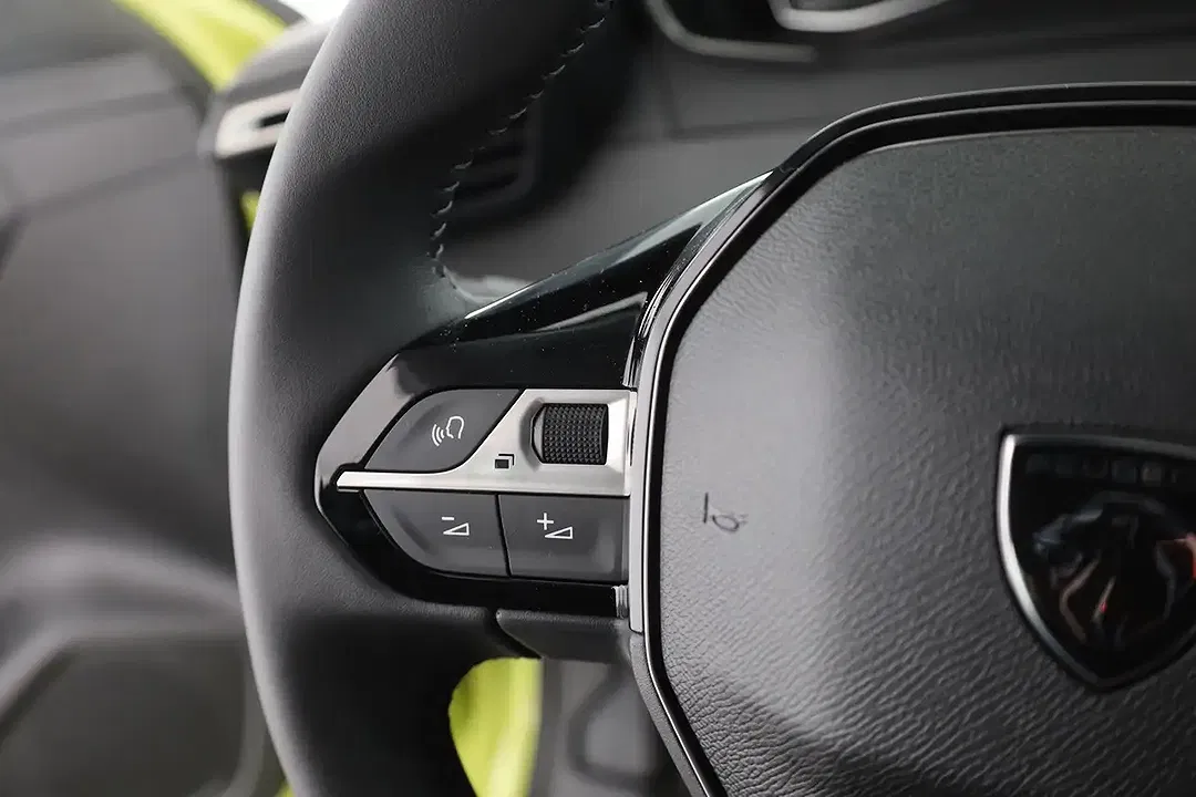 Peugeot 208 - Thumbnail 14