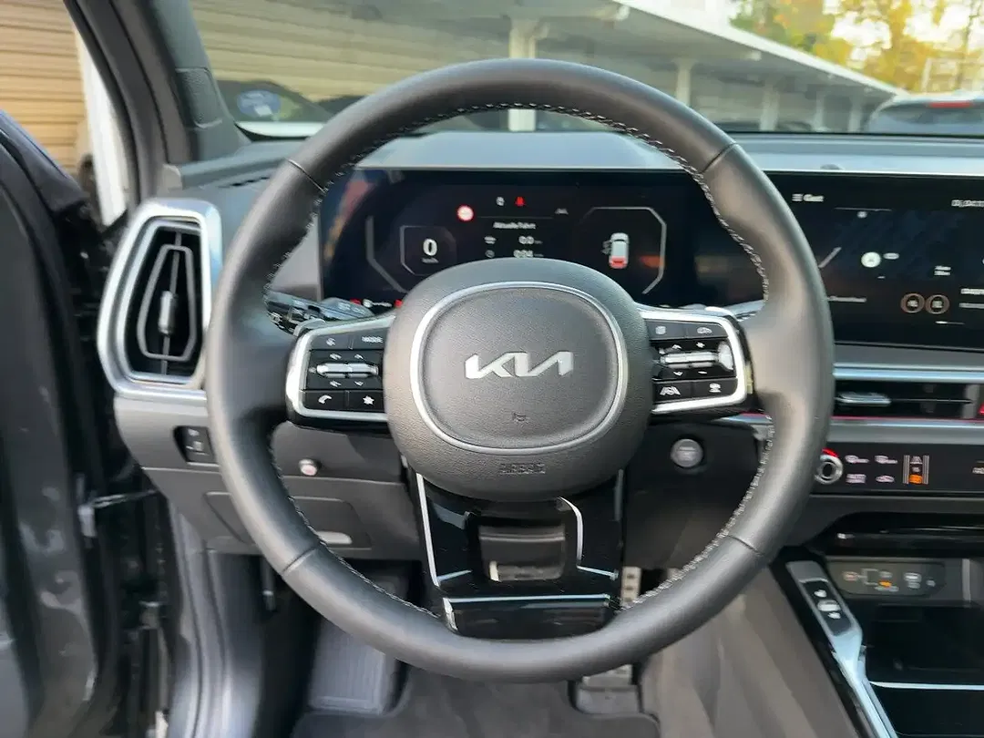 Kia Sorento - Thumbnail 8