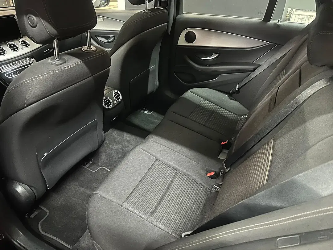 Mercedes-Benz E 300 - Thumbnail 12