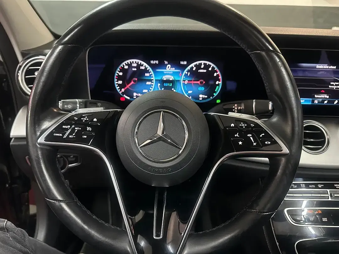 Mercedes-Benz E 300 - Thumbnail 16