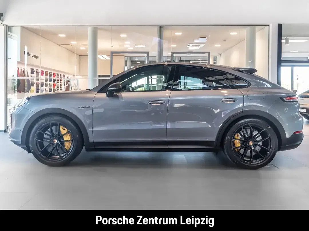 Porsche Cayenne - Thumbnail 2