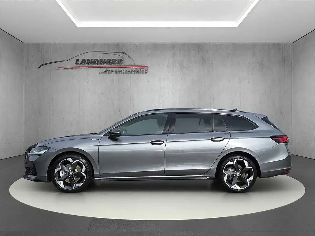 Skoda Superb - Thumbnail 2