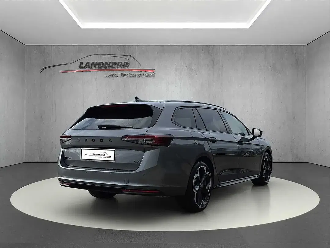 Skoda Superb - Thumbnail 3