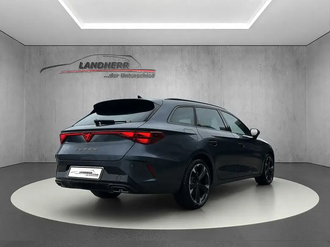 CUPRA Leon - Thumbnail 3