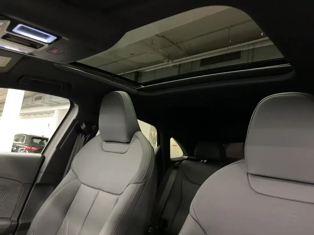 Audi Q3 - Thumbnail 11