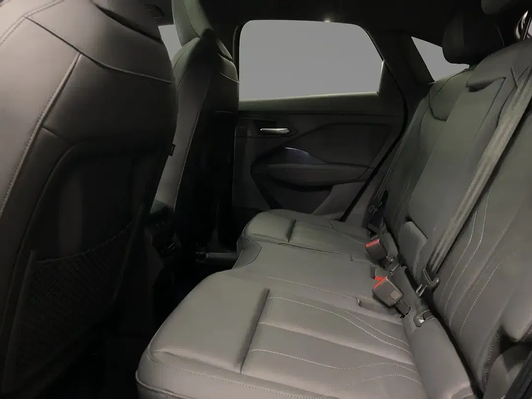 Audi Q3 - Thumbnail 6
