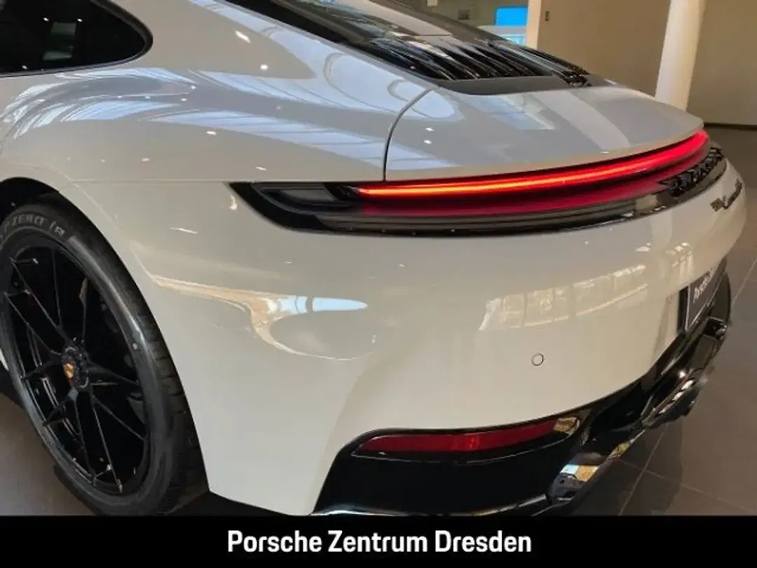 Porsche 992 - Thumbnail 13