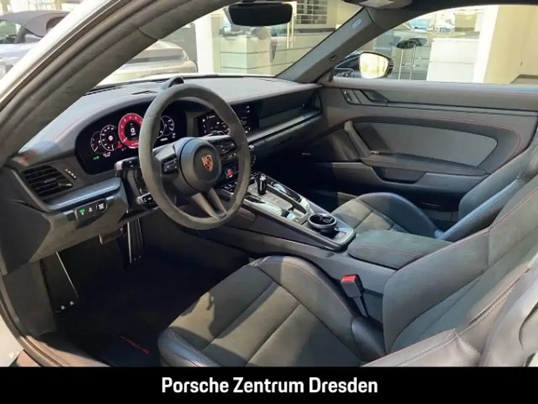 Porsche 992 - Thumbnail 4